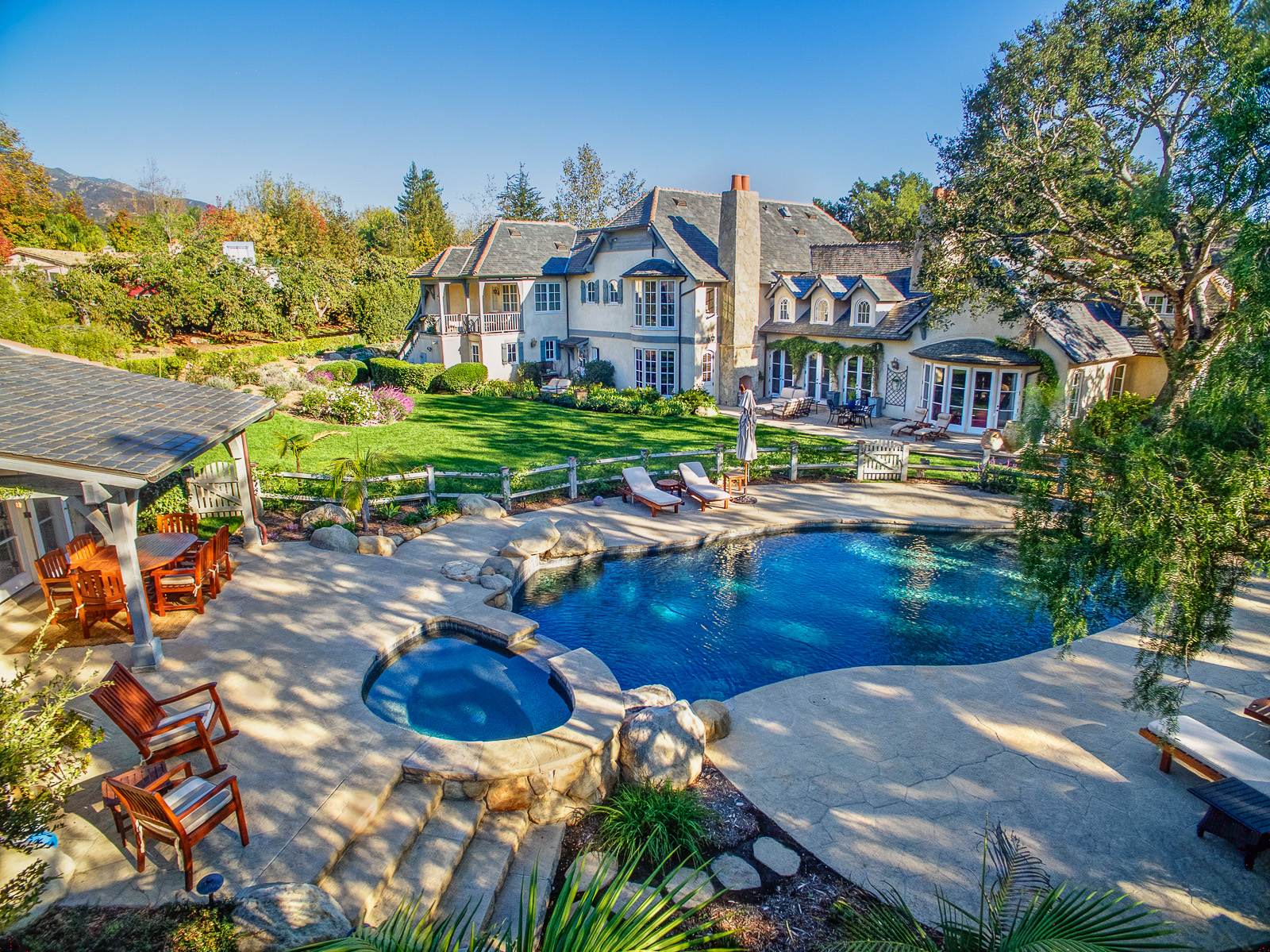 640 Stone House Lane Tiffany Doré & Cathy O'Neill